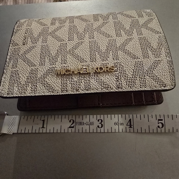 Michael Korrs Bifold Wallet - Picture 5 of 6